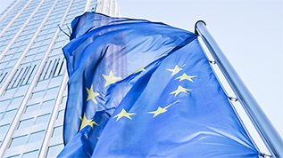 Flagge der Europäischen Union (verweist auf: Deutschland belegt Platz 4 im EU-Effizienzranking)